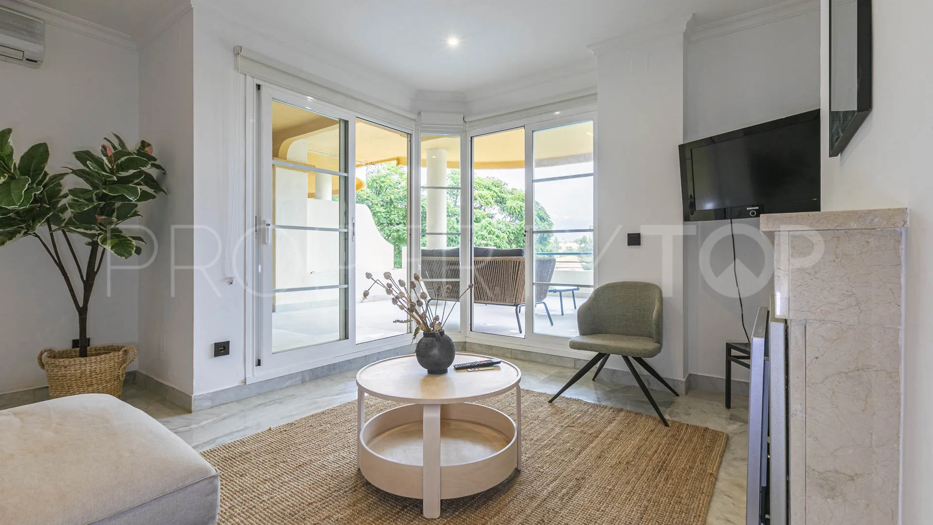 Apartment with 2 bedrooms for sale in Nueva Andalucia