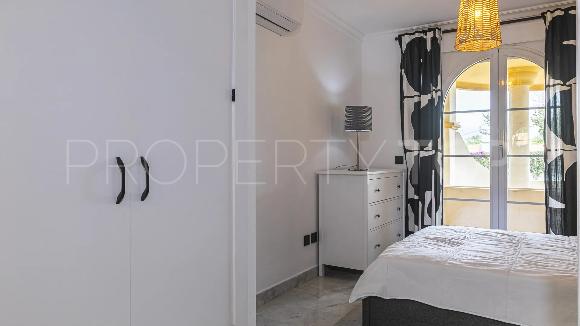 Apartment with 2 bedrooms for sale in Nueva Andalucia