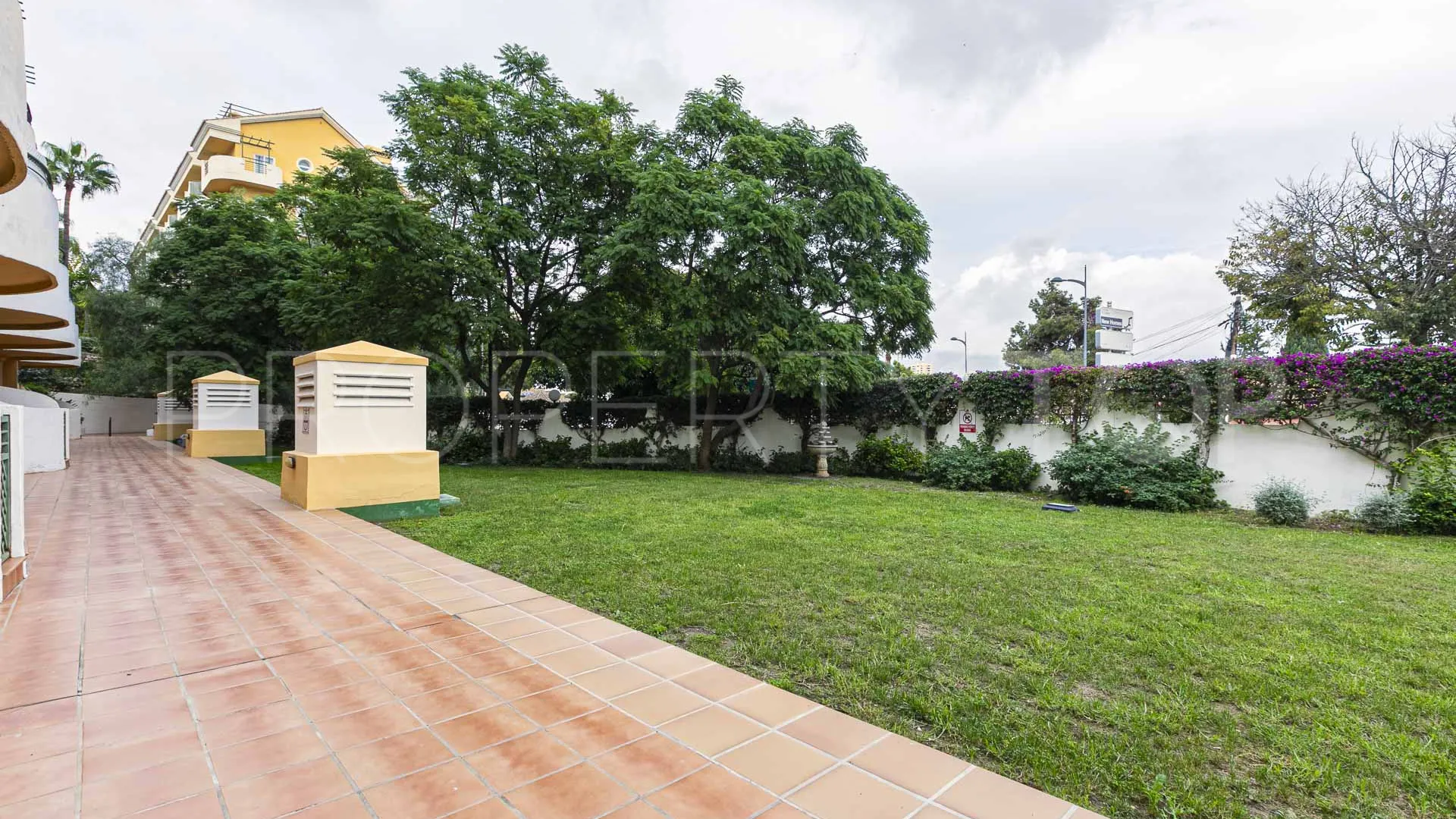 Apartment with 2 bedrooms for sale in Nueva Andalucia