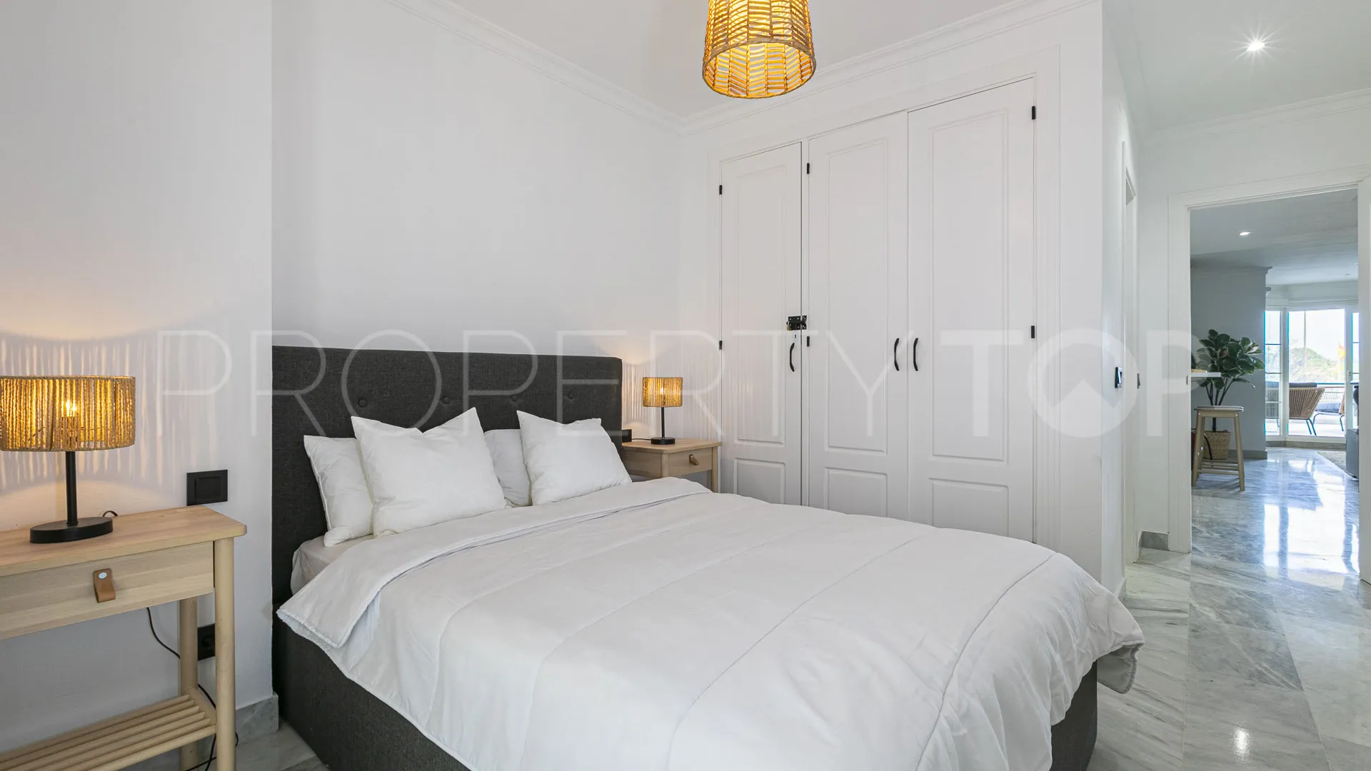 Apartment with 2 bedrooms for sale in Nueva Andalucia