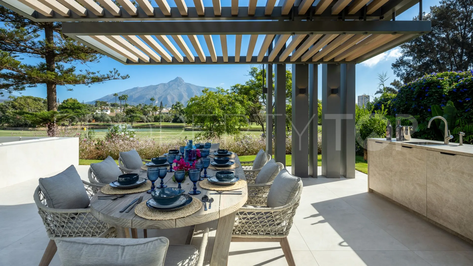 Villa for sale in Marbella