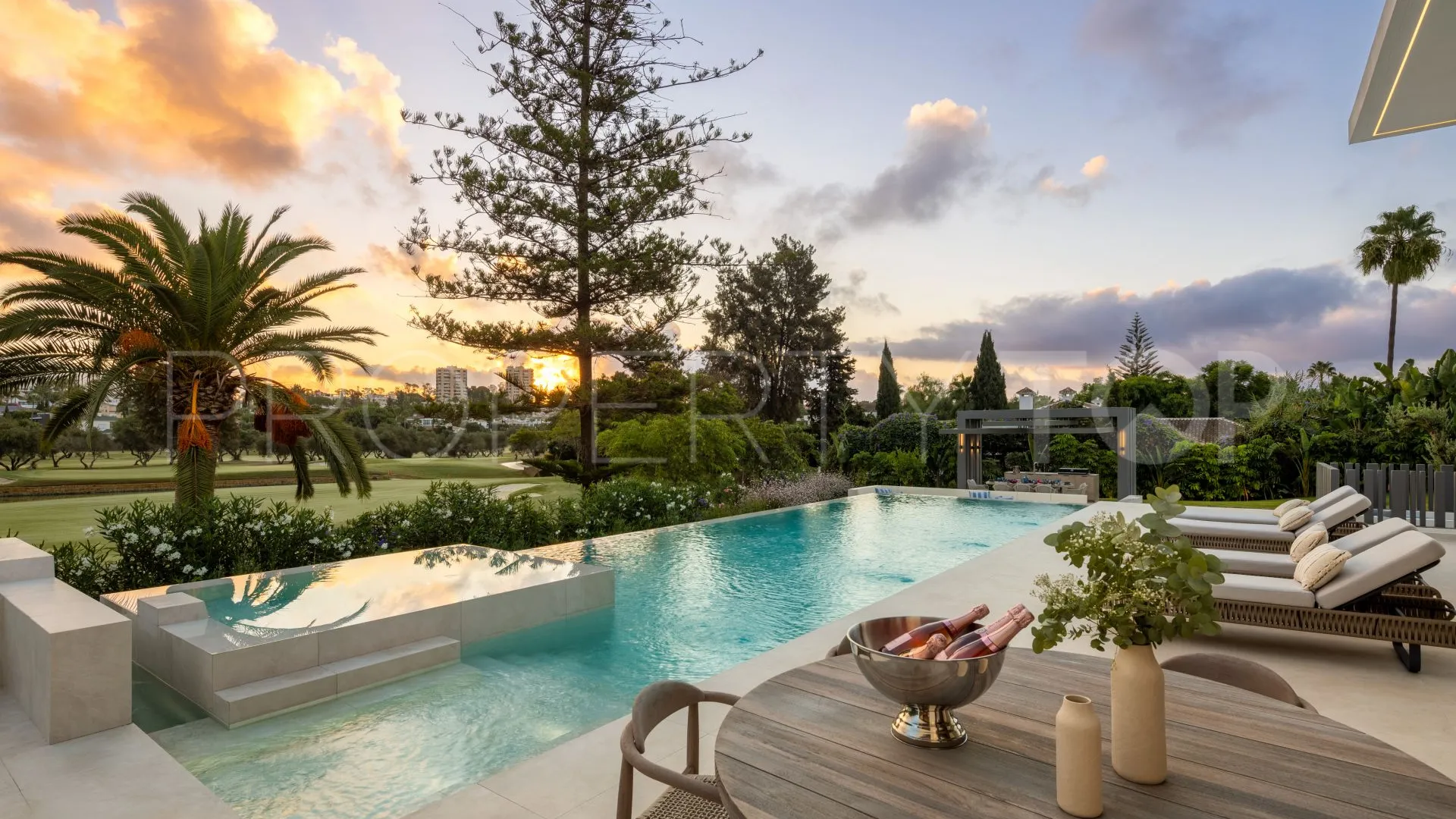 Villa for sale in Marbella