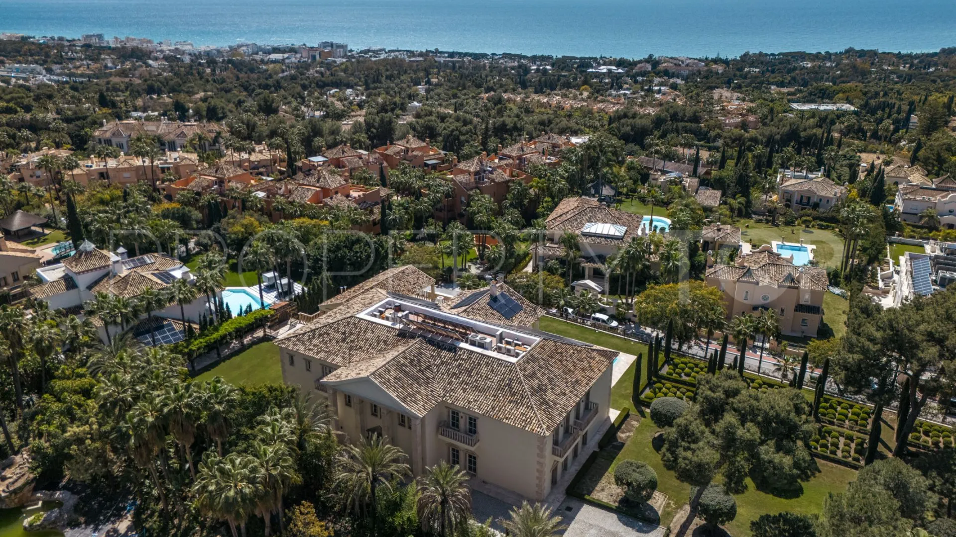 Buy villa in Marbella with 7 bedrooms