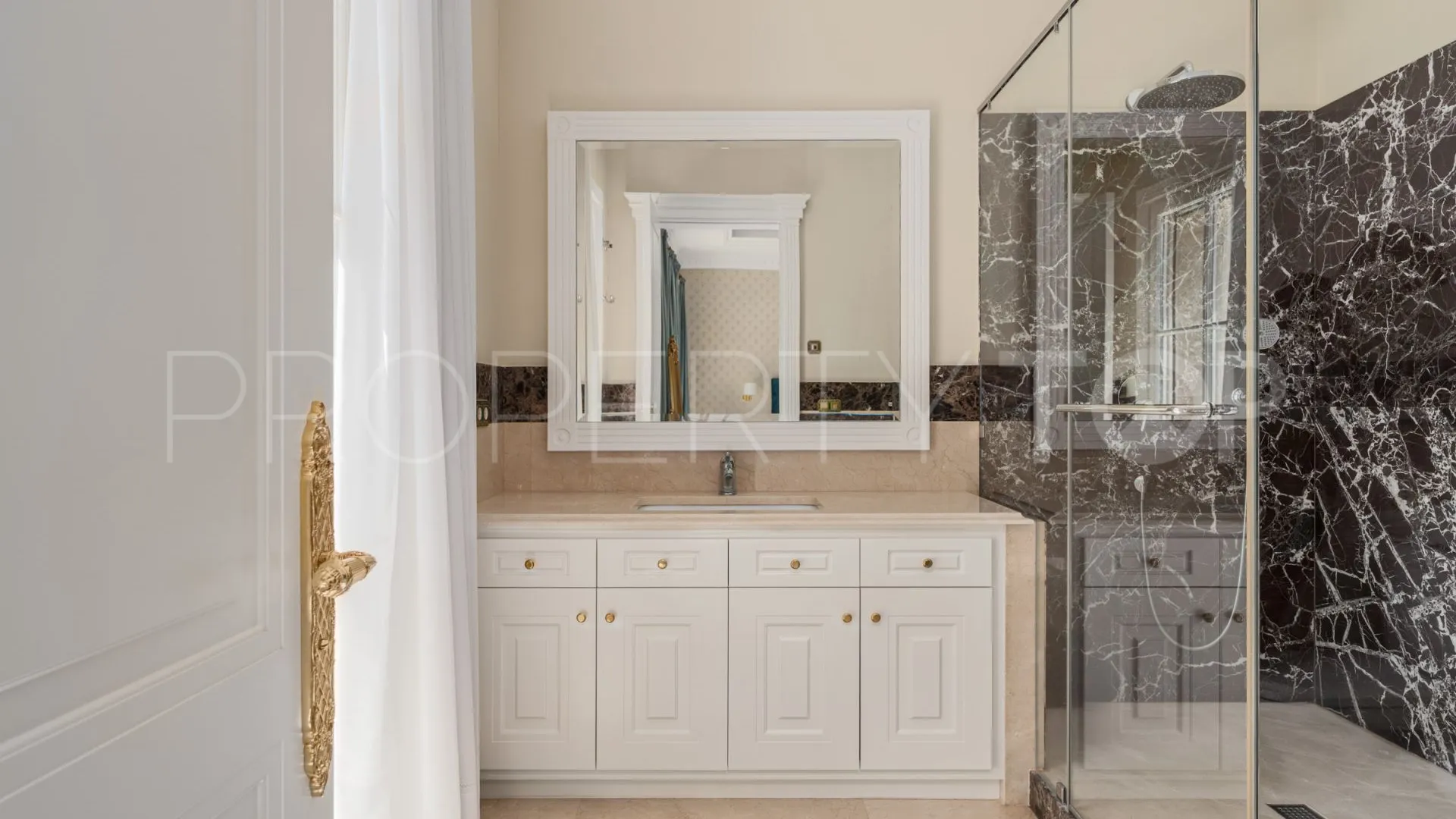 Buy villa in Marbella with 7 bedrooms