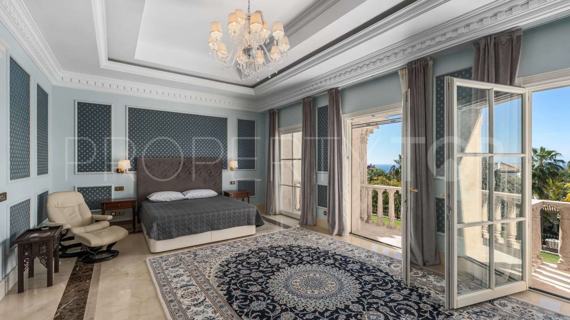 Buy villa in Marbella with 7 bedrooms