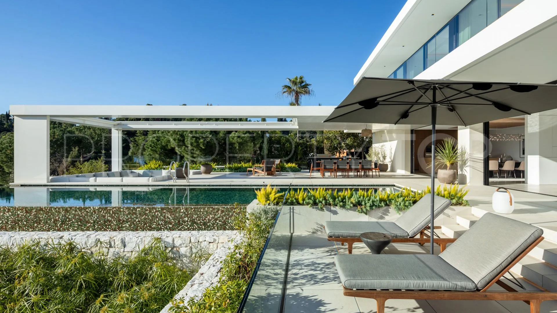 For sale villa in Marbella with 8 bedrooms