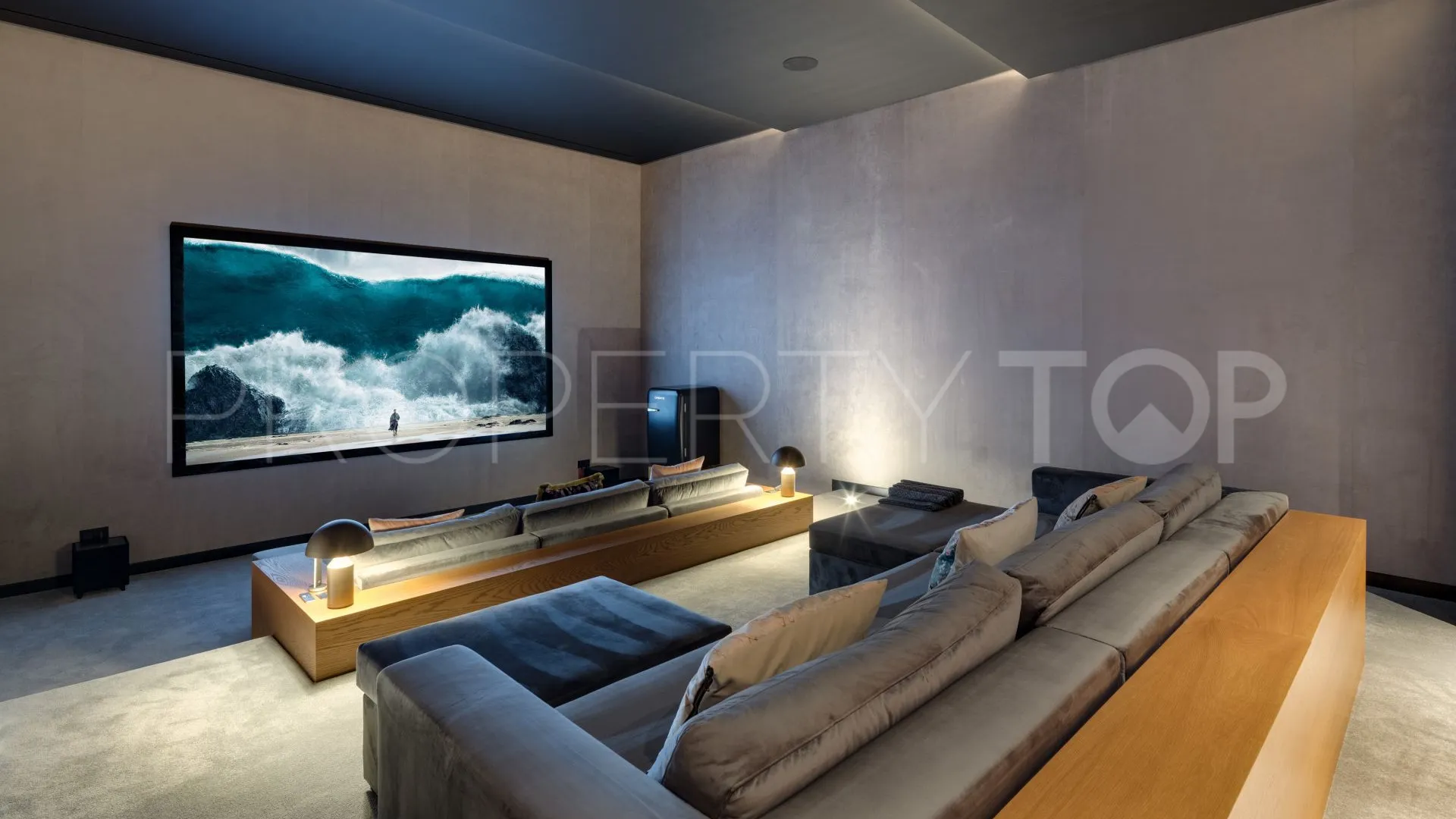 For sale villa in Marbella with 8 bedrooms