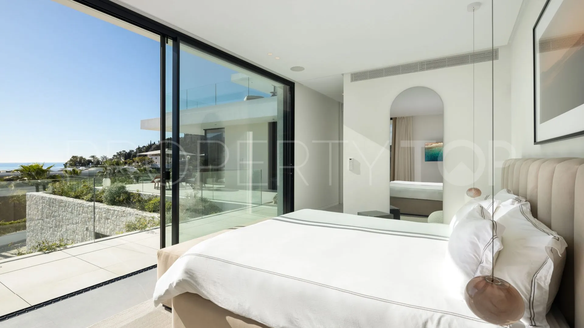 For sale villa in Marbella with 8 bedrooms