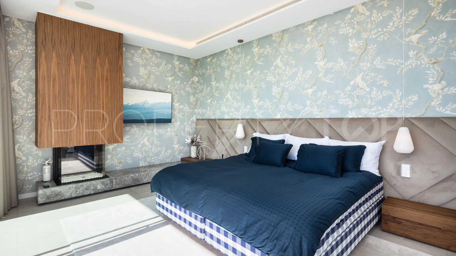 For sale villa in Marbella with 8 bedrooms