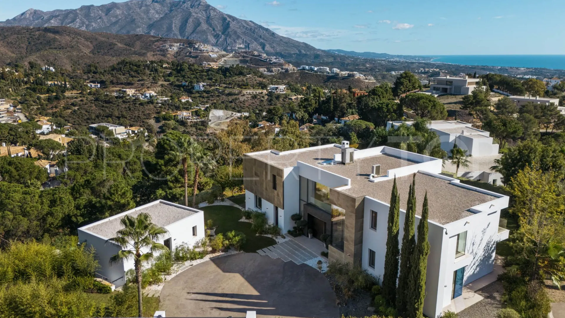 5 bedrooms villa for sale in Marbella