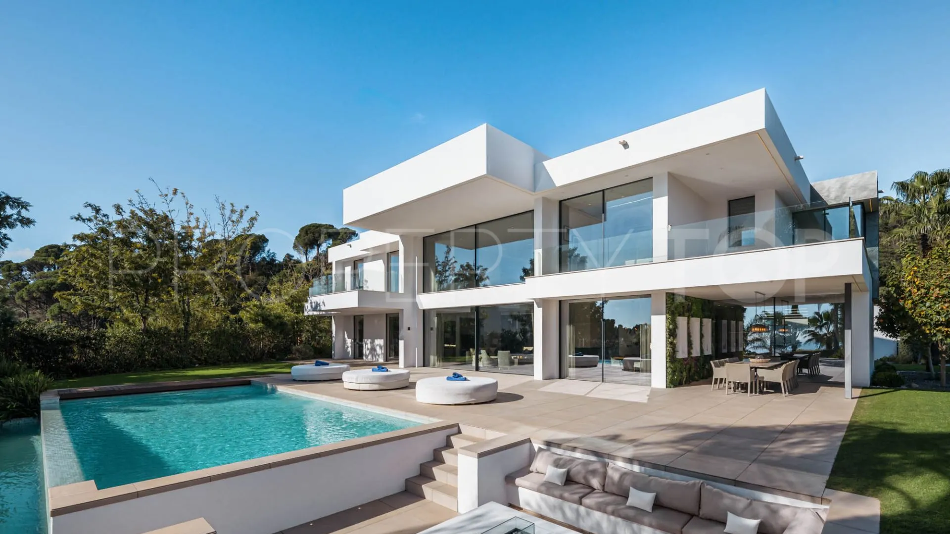 5 bedrooms villa for sale in Marbella