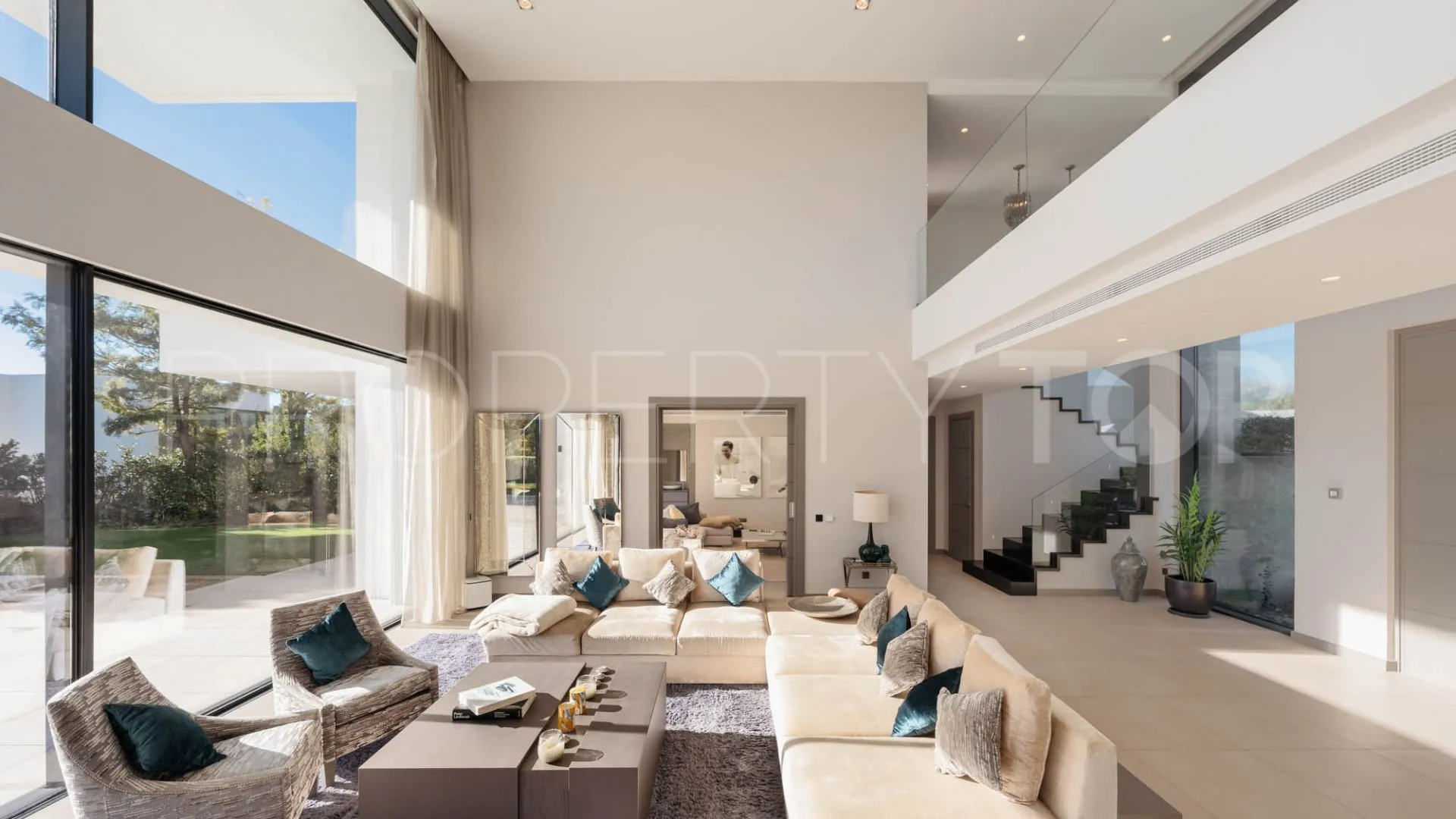 5 bedrooms villa for sale in Marbella