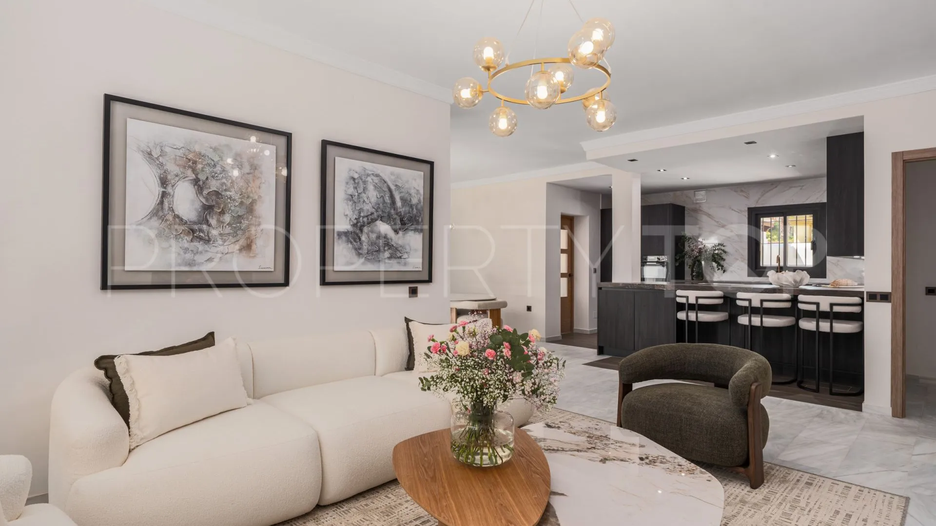 Buy villa with 6 bedrooms in Marbella