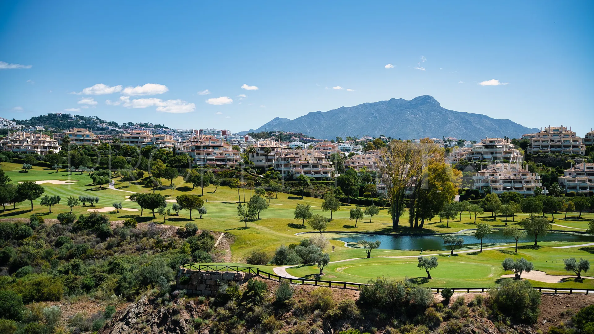Apartment with 2 bedrooms for sale in Estepona