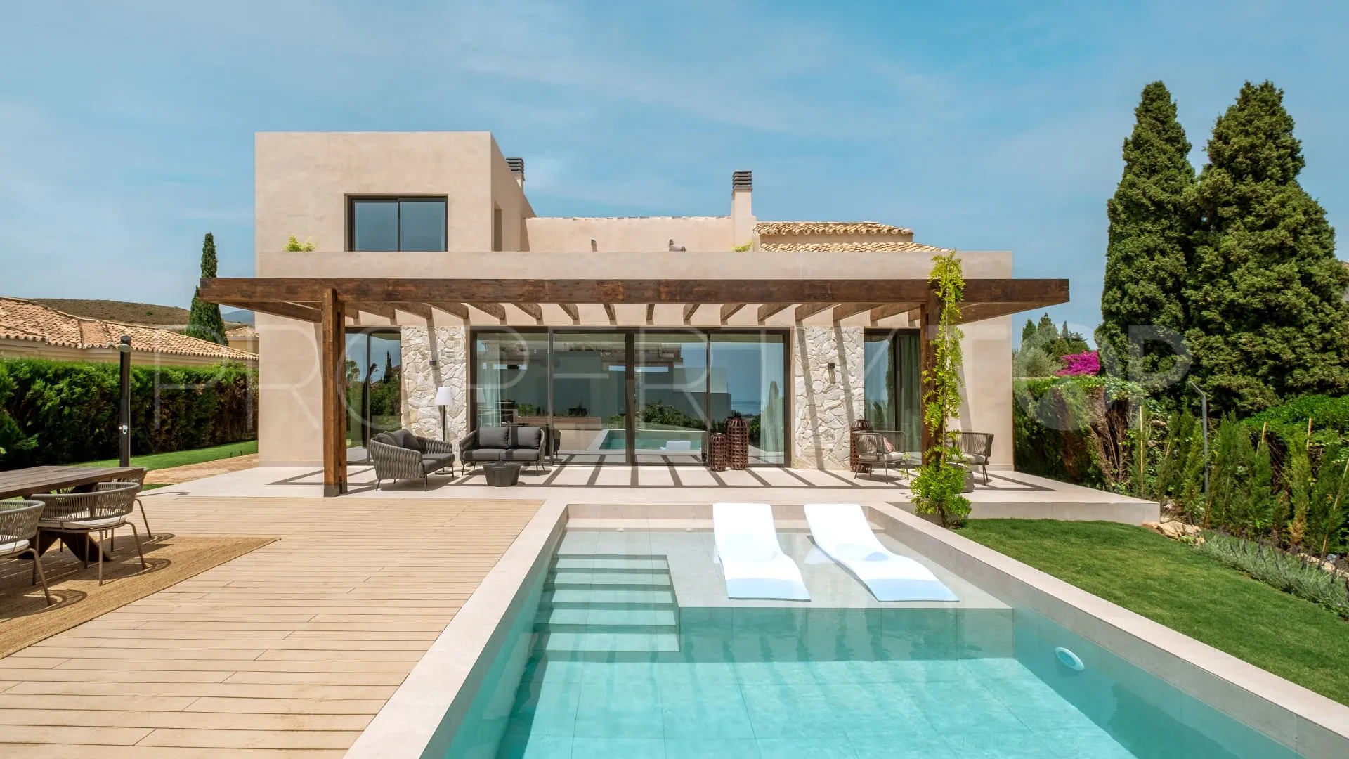 Villa for sale in El Paraiso