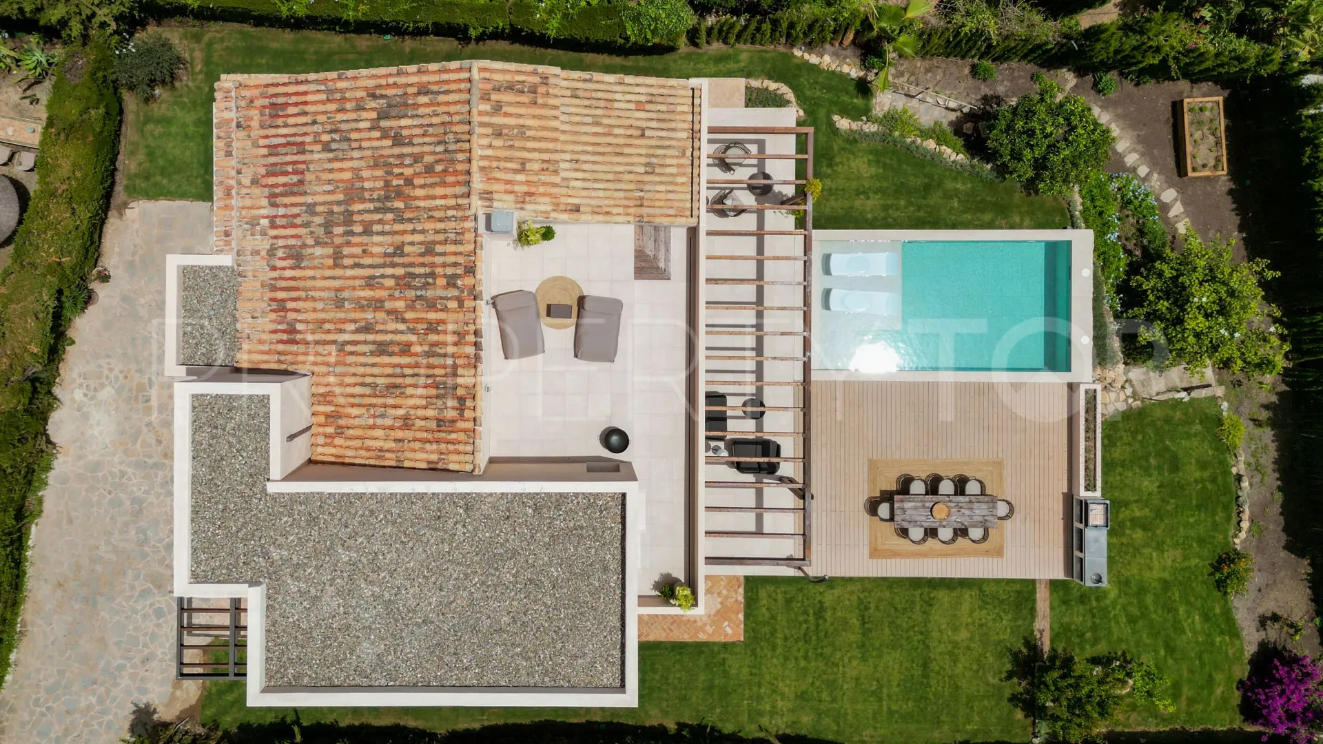 Villa for sale in El Paraiso