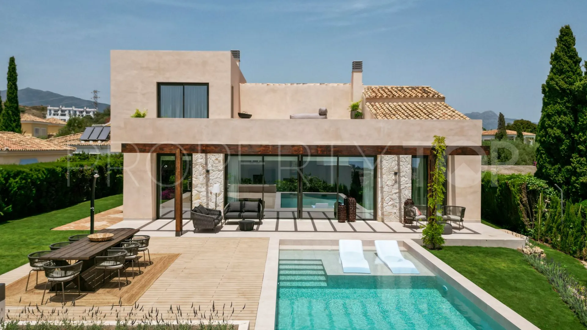 Villa for sale in El Paraiso