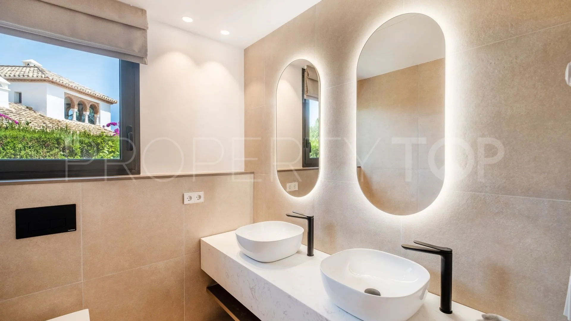 Villa for sale in El Paraiso
