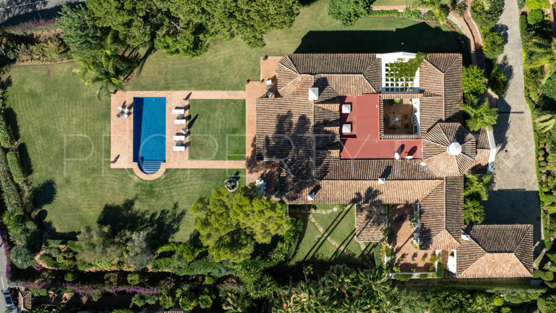 Villa in Marbella Golden Mile for sale