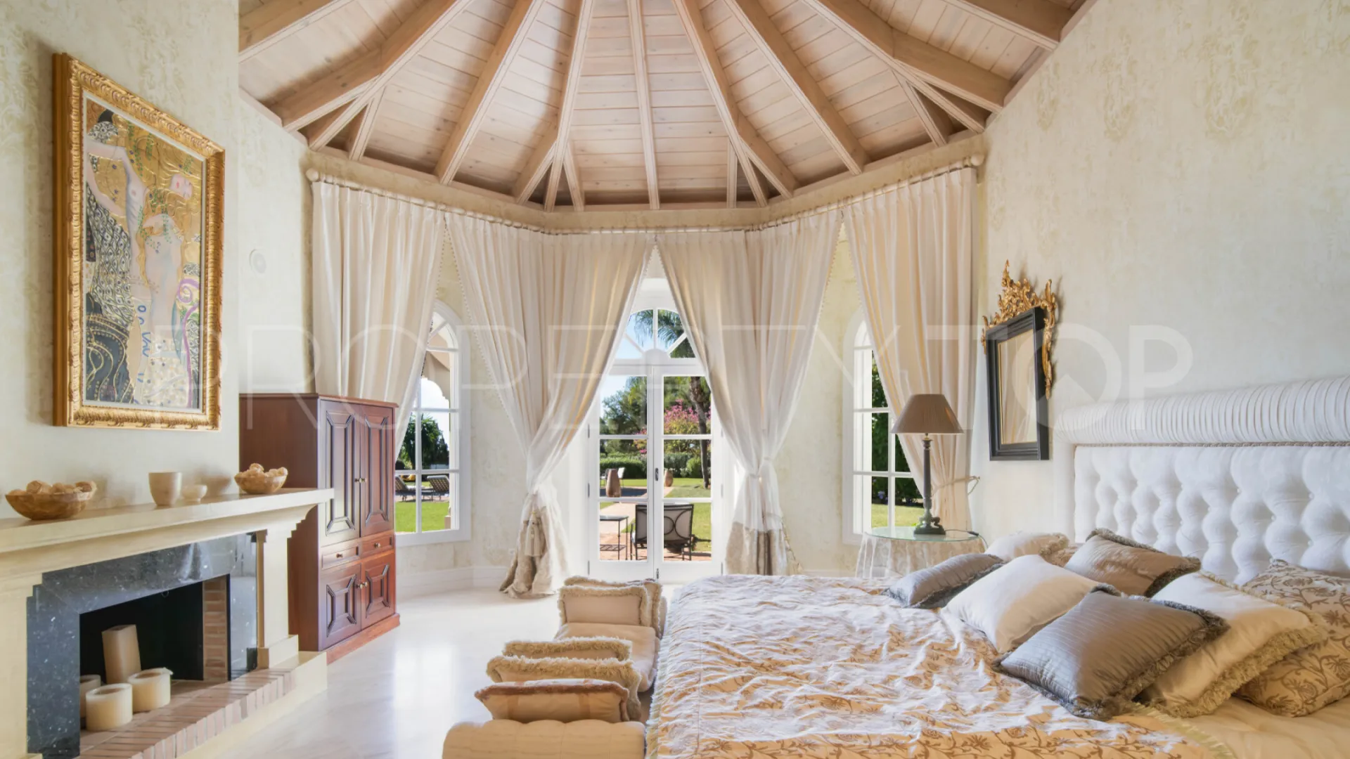 Villa in Marbella Golden Mile for sale