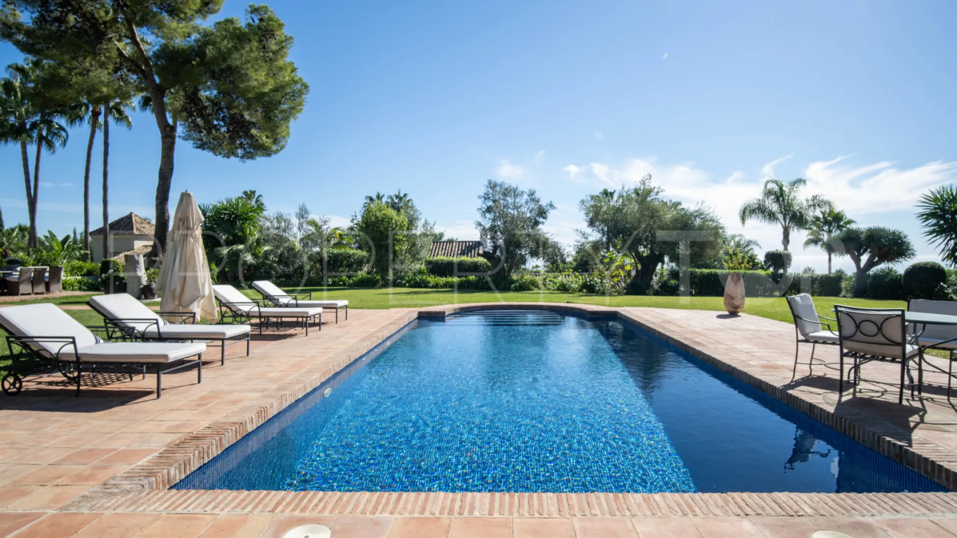 Villa in Marbella Golden Mile for sale