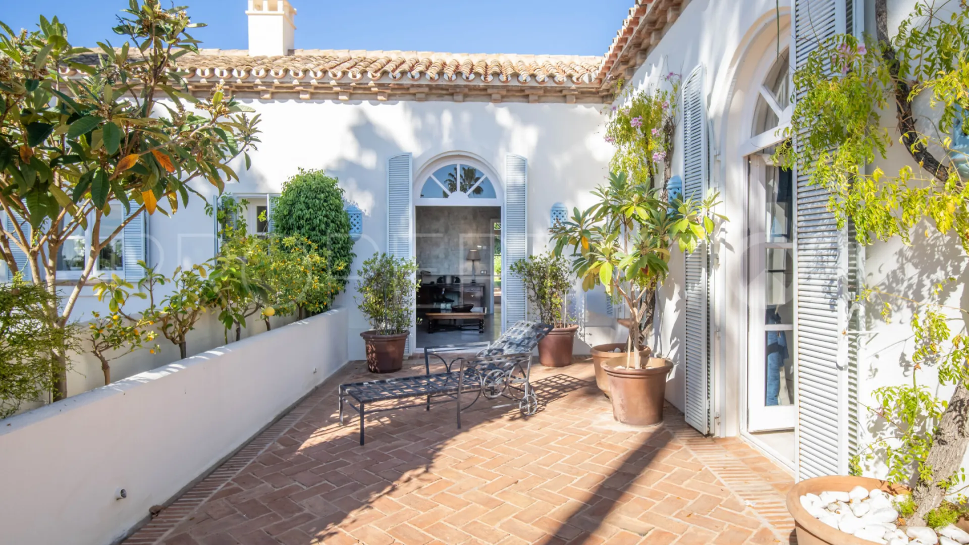 Villa in Marbella Golden Mile for sale