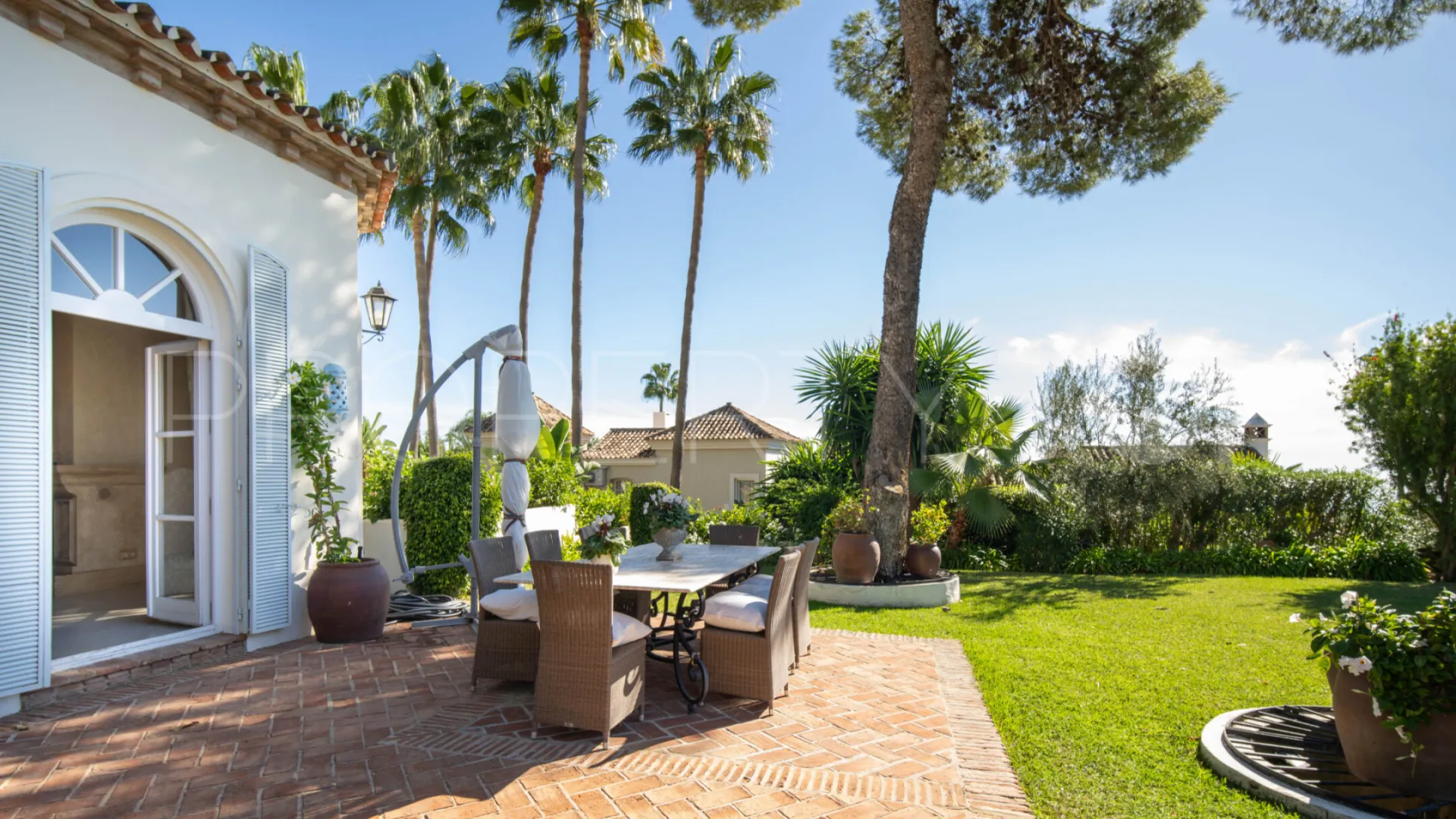 Villa in Marbella Golden Mile for sale