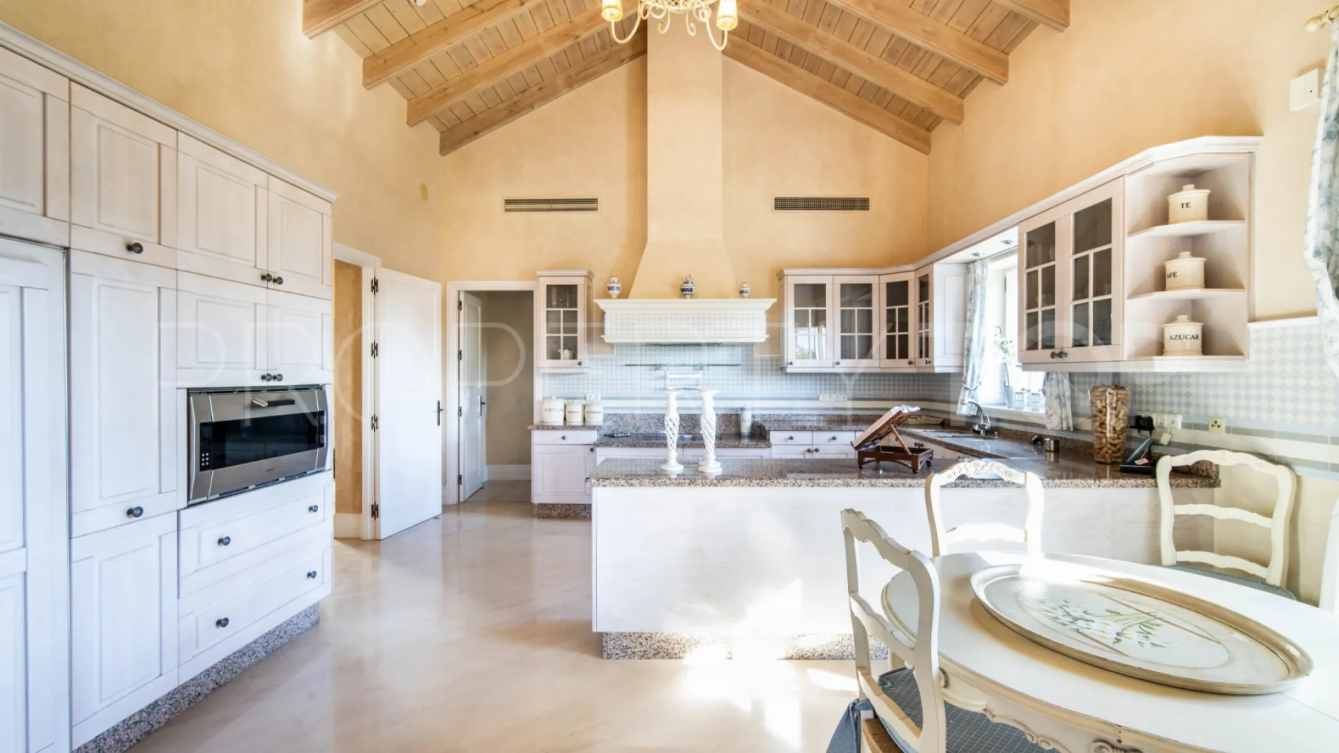 Villa in Marbella Golden Mile for sale