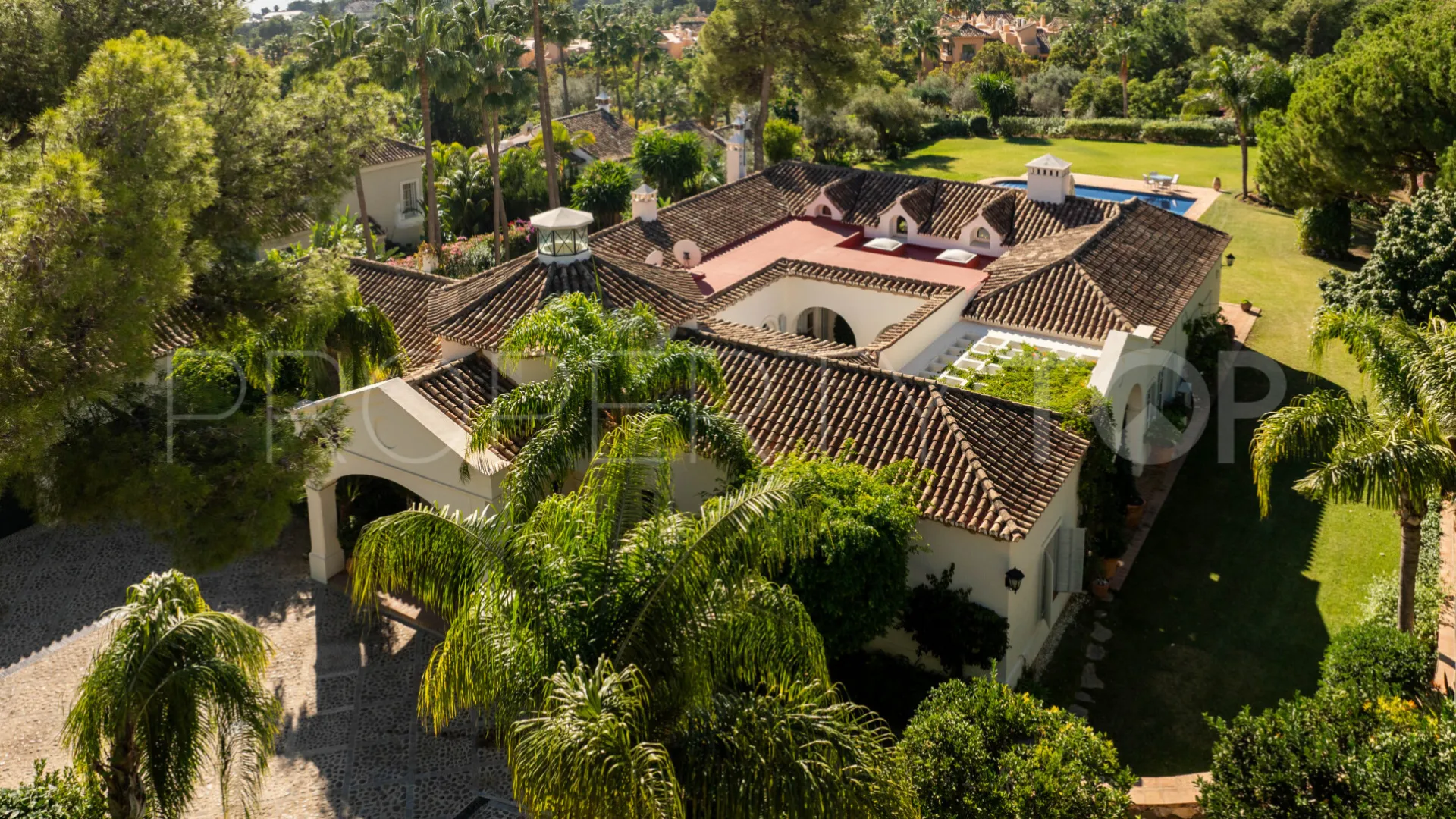 Villa in Marbella Golden Mile for sale