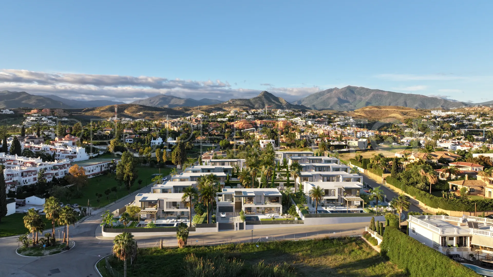 Villa de 4 dormitorios en venta en Marbella