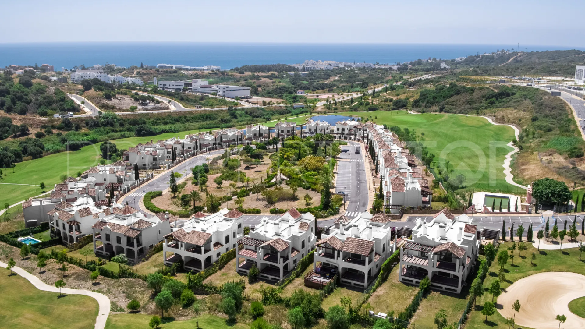 Comprar villa en Estepona con 4 dormitorios