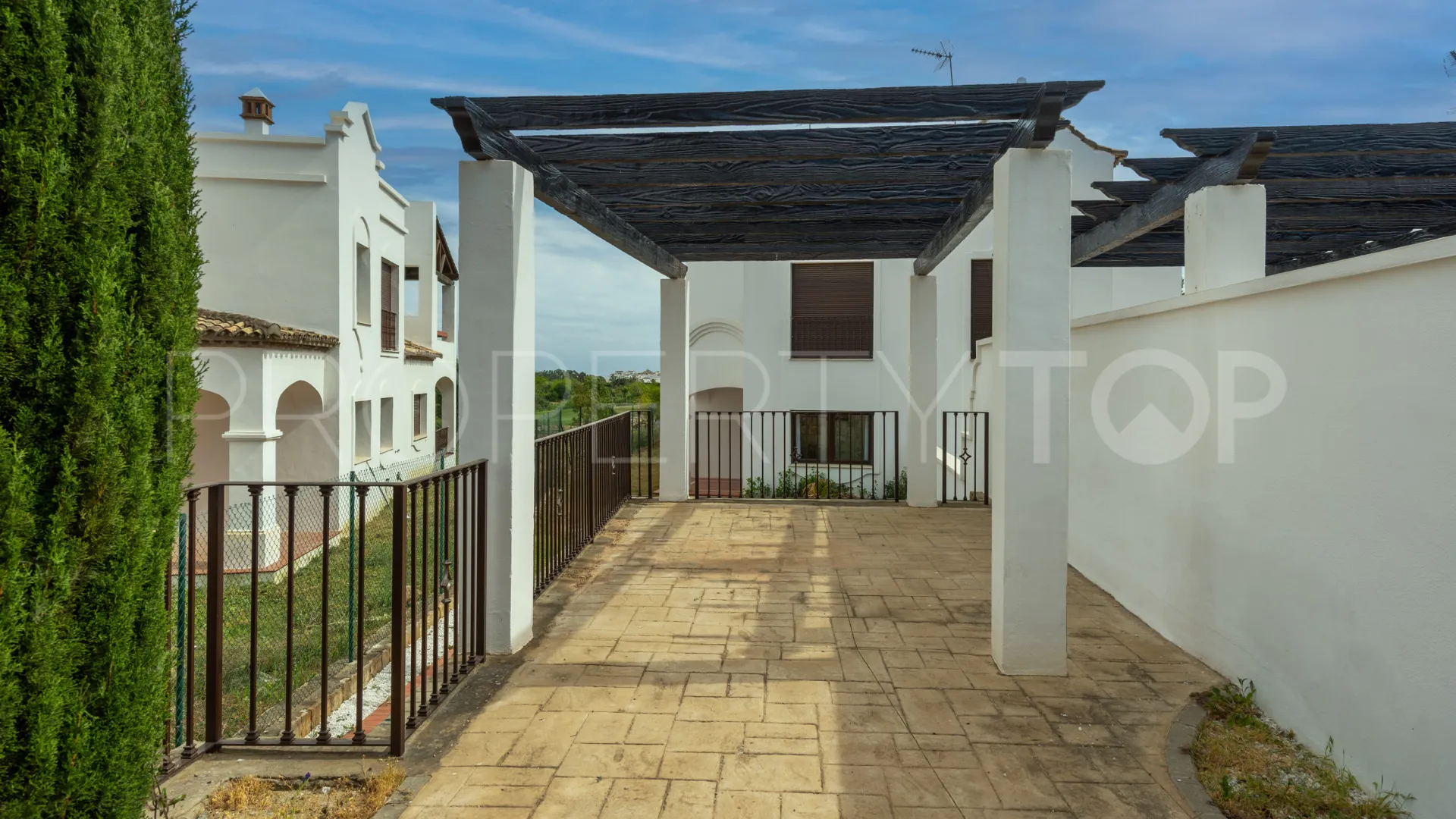Comprar villa en Estepona con 4 dormitorios