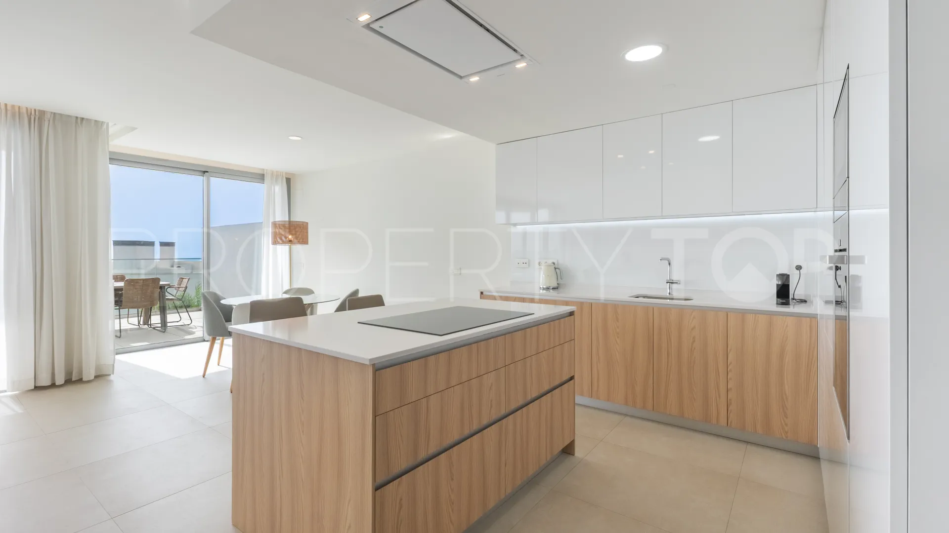 Apartment for sale in Cala de Mijas with 3 bedrooms