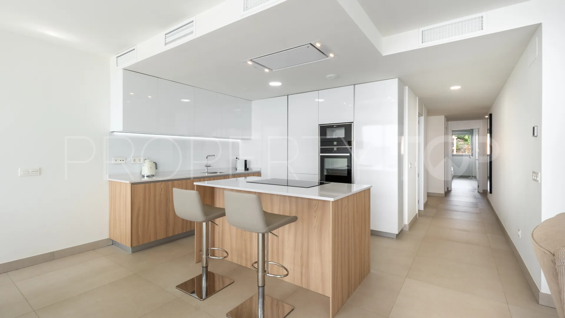 Apartment for sale in Cala de Mijas with 3 bedrooms