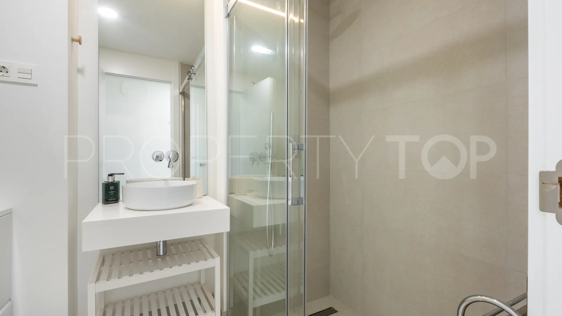 Apartment for sale in Cala de Mijas with 3 bedrooms