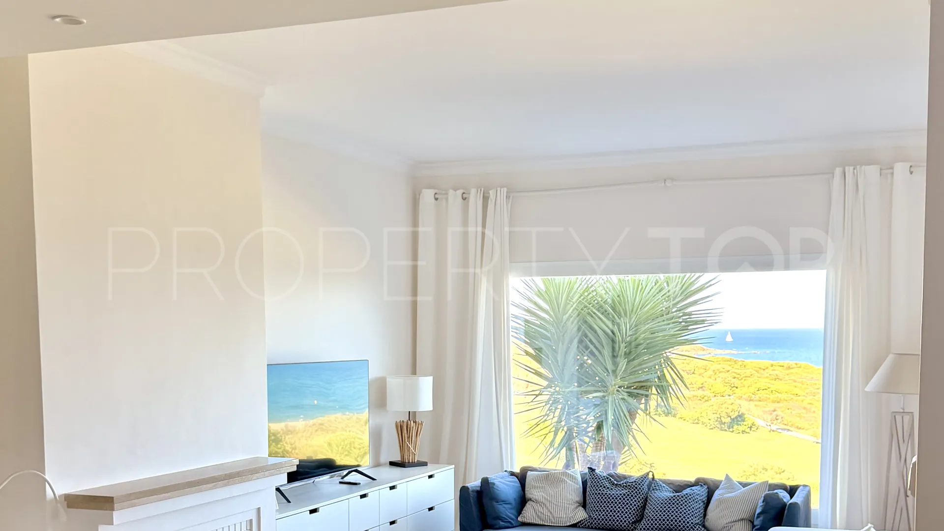 Apartamento planta baja a la venta con 3 dormitorios en Alcaidesa Costa
