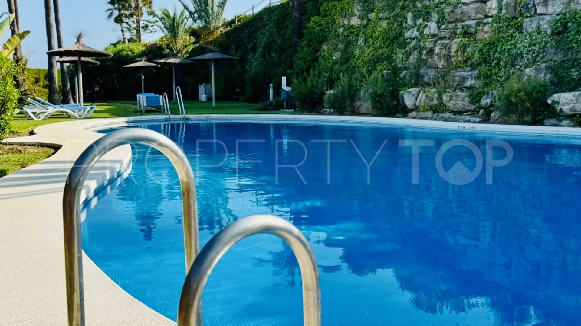 Apartamento planta baja a la venta con 3 dormitorios en Alcaidesa Costa
