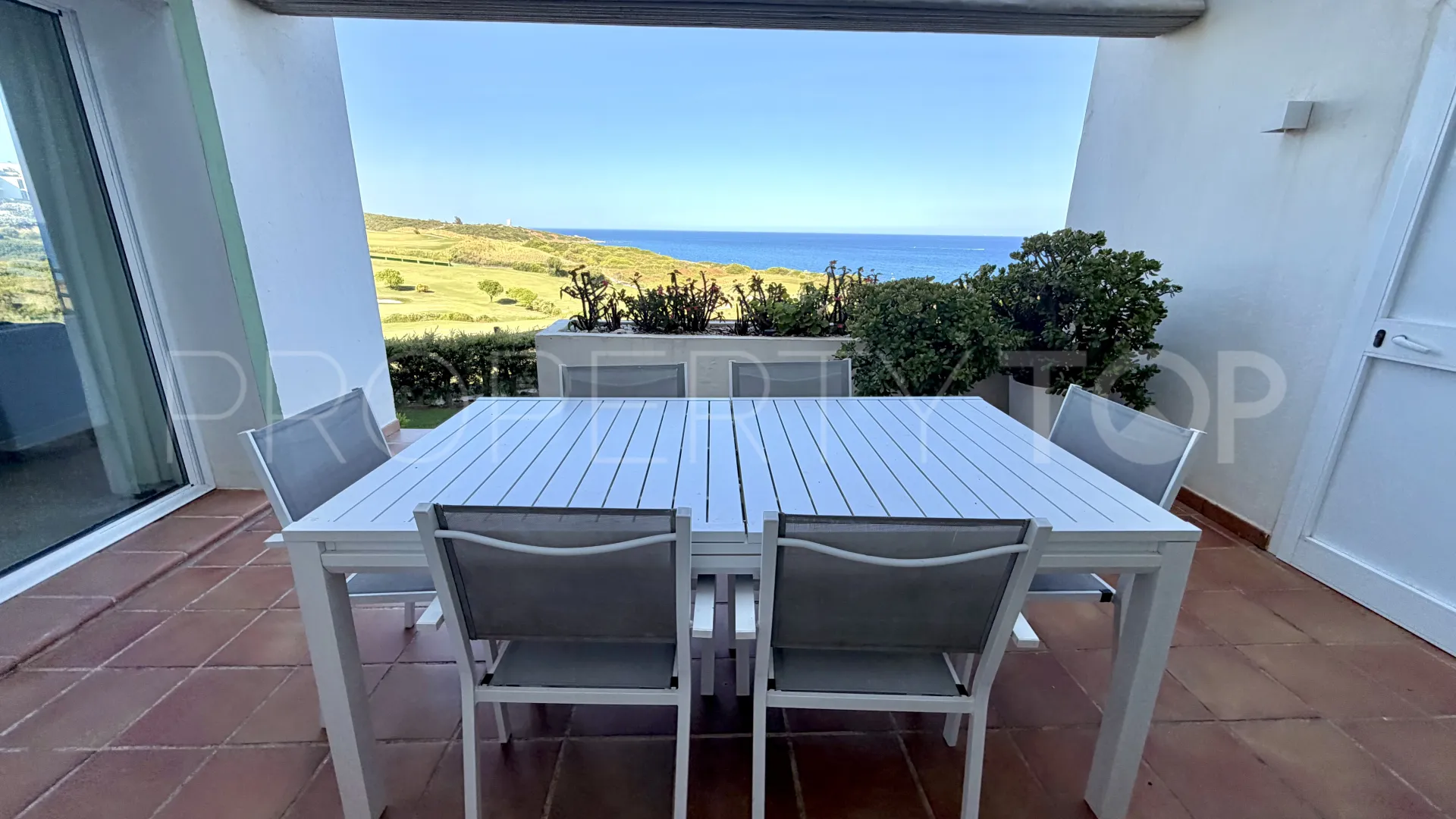 Apartamento planta baja a la venta con 3 dormitorios en Alcaidesa Costa