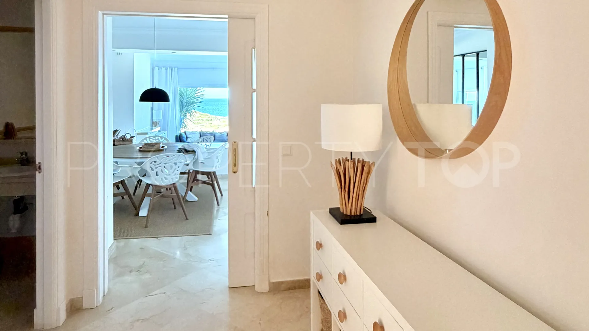 Apartamento planta baja a la venta con 3 dormitorios en Alcaidesa Costa