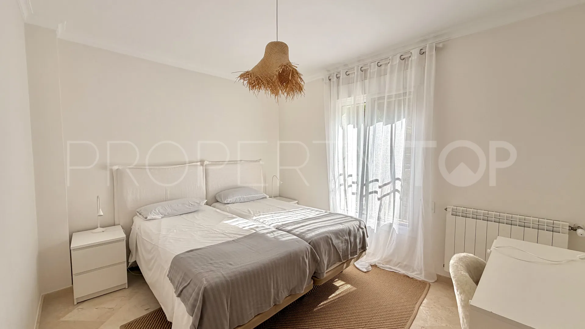 Apartamento planta baja a la venta con 3 dormitorios en Alcaidesa Costa