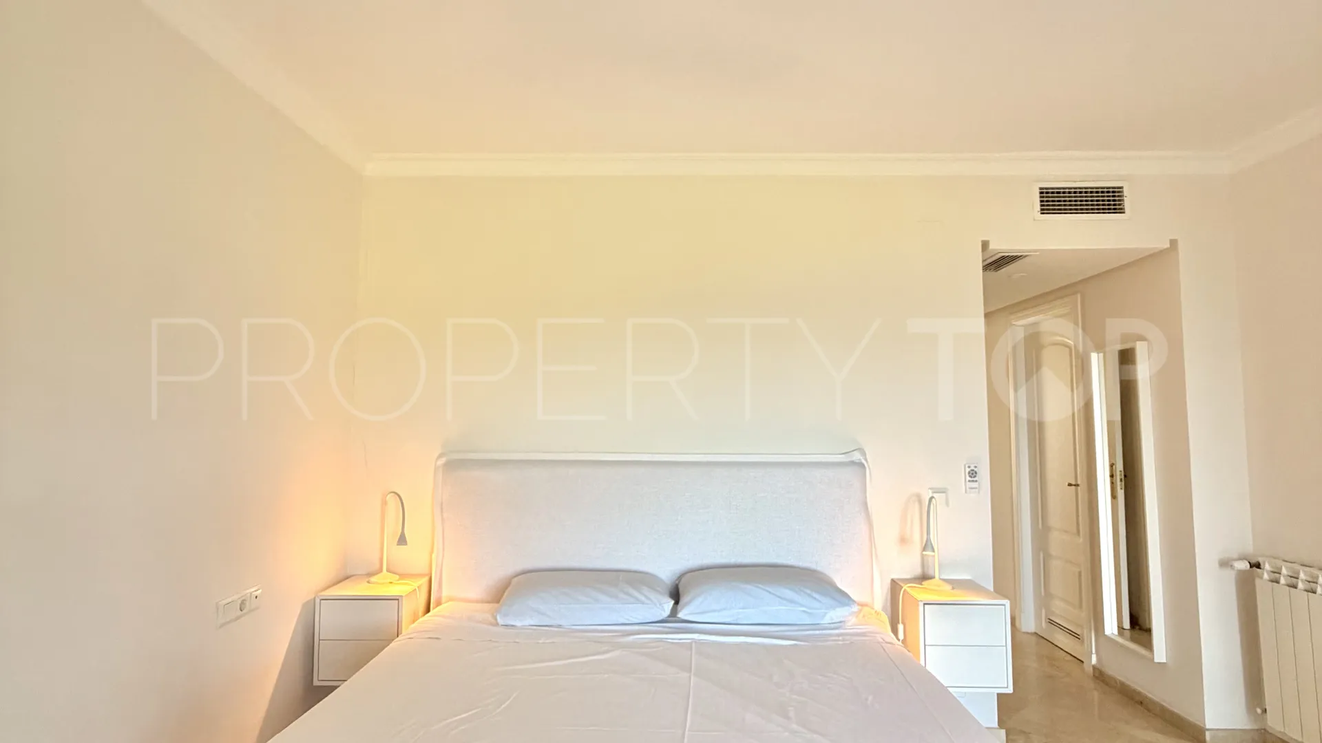 Apartamento planta baja a la venta con 3 dormitorios en Alcaidesa Costa