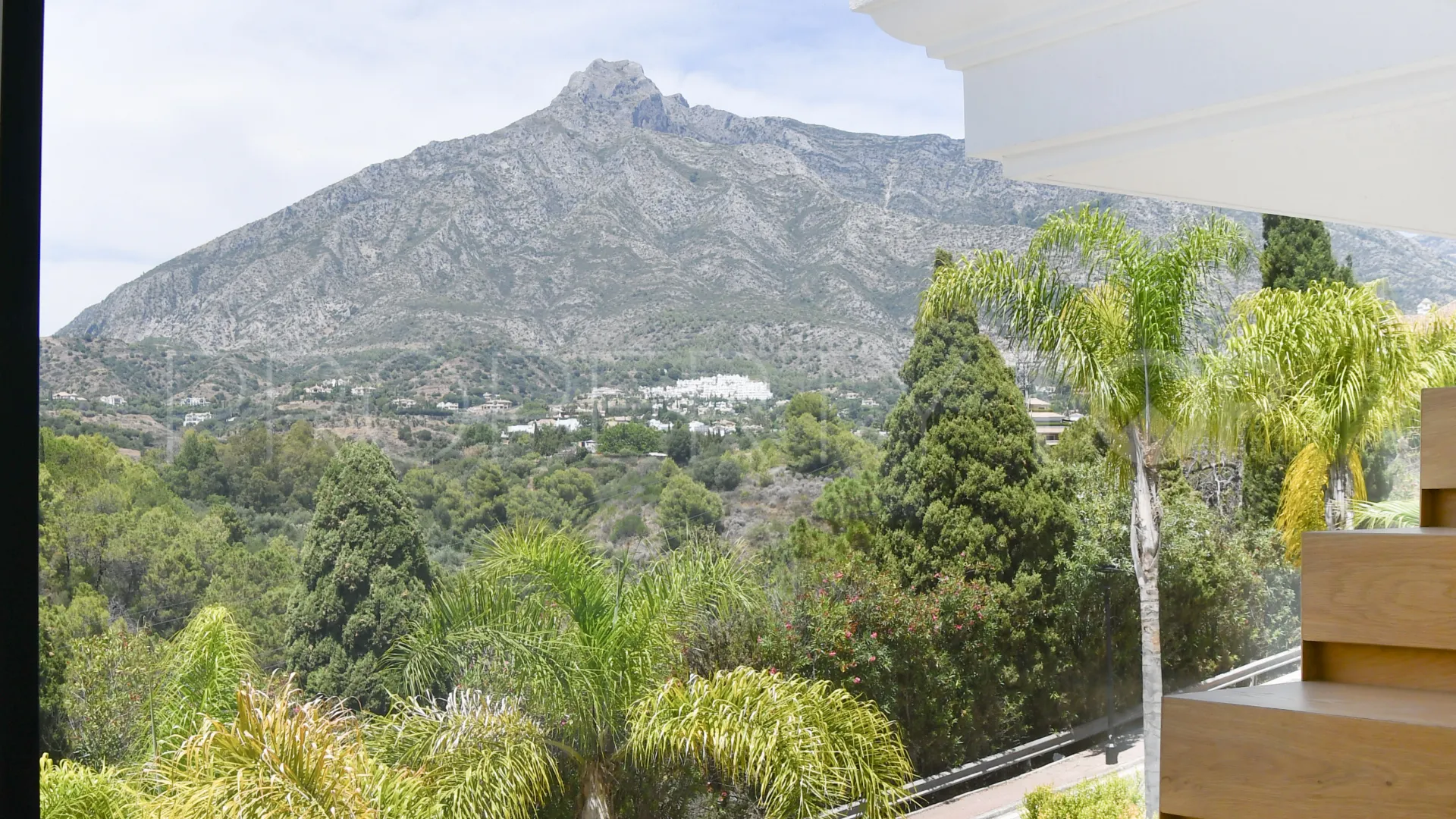 Villa for sale in Las Lomas del Marbella Club with 6 bedrooms