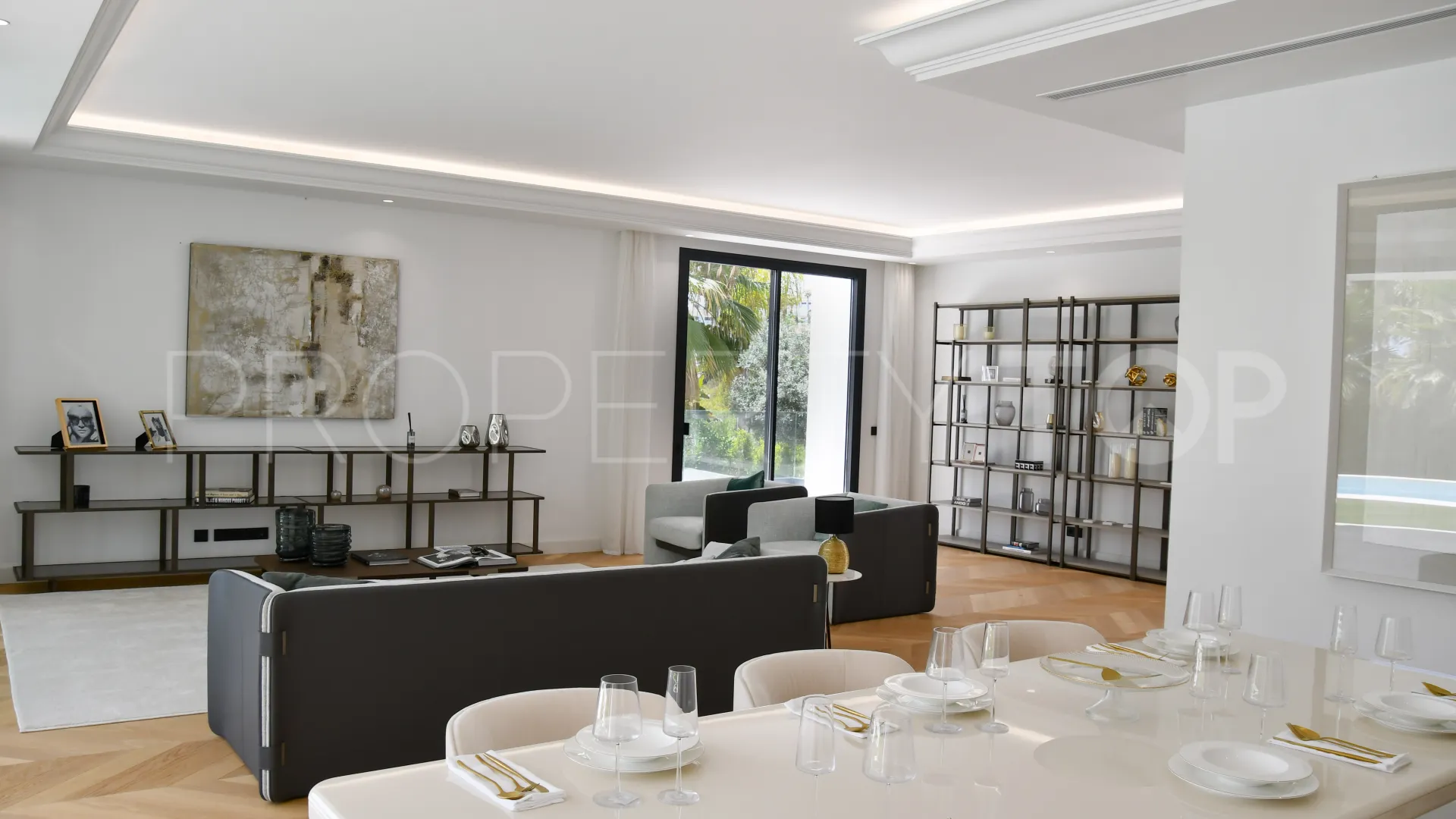 Villa for sale in Las Lomas del Marbella Club with 6 bedrooms