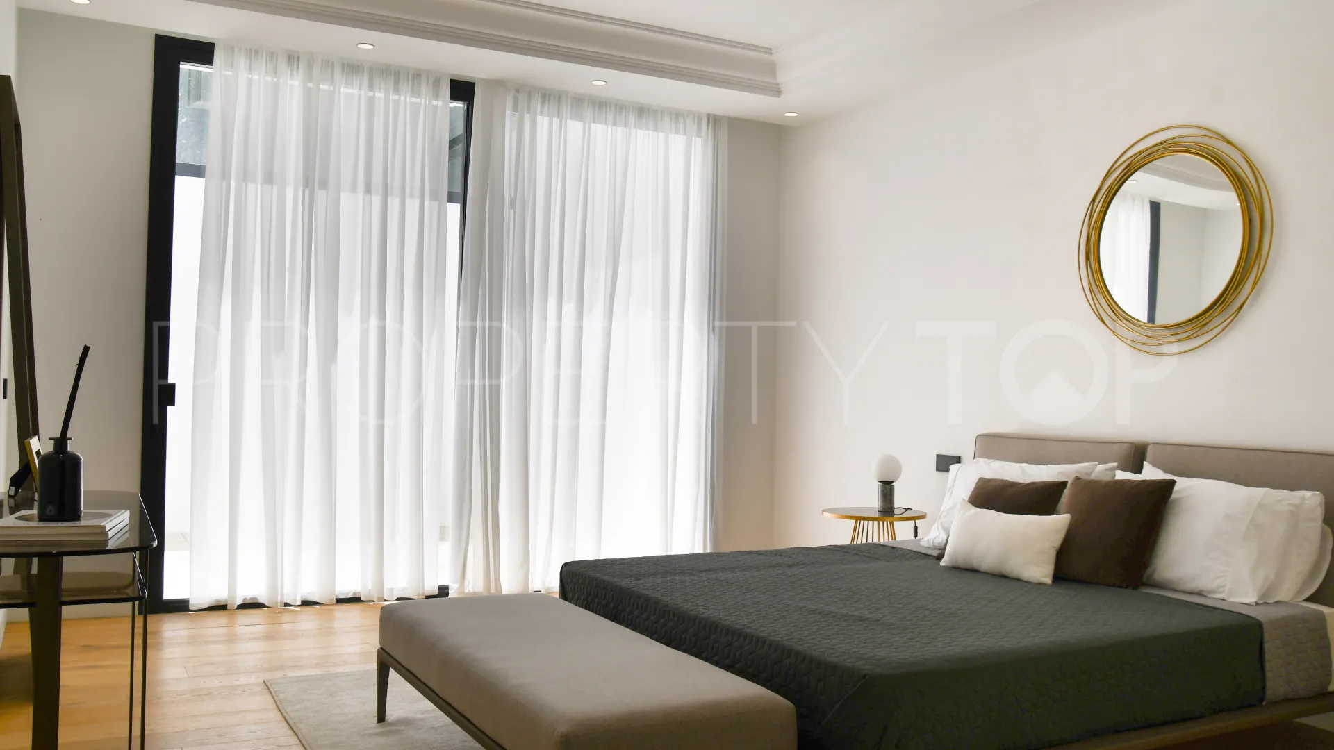 Villa for sale in Las Lomas del Marbella Club with 6 bedrooms