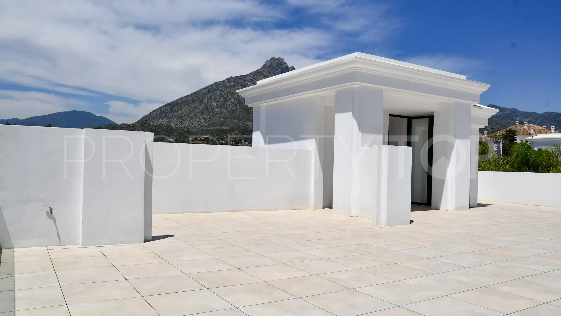 Villa for sale in Las Lomas del Marbella Club with 6 bedrooms
