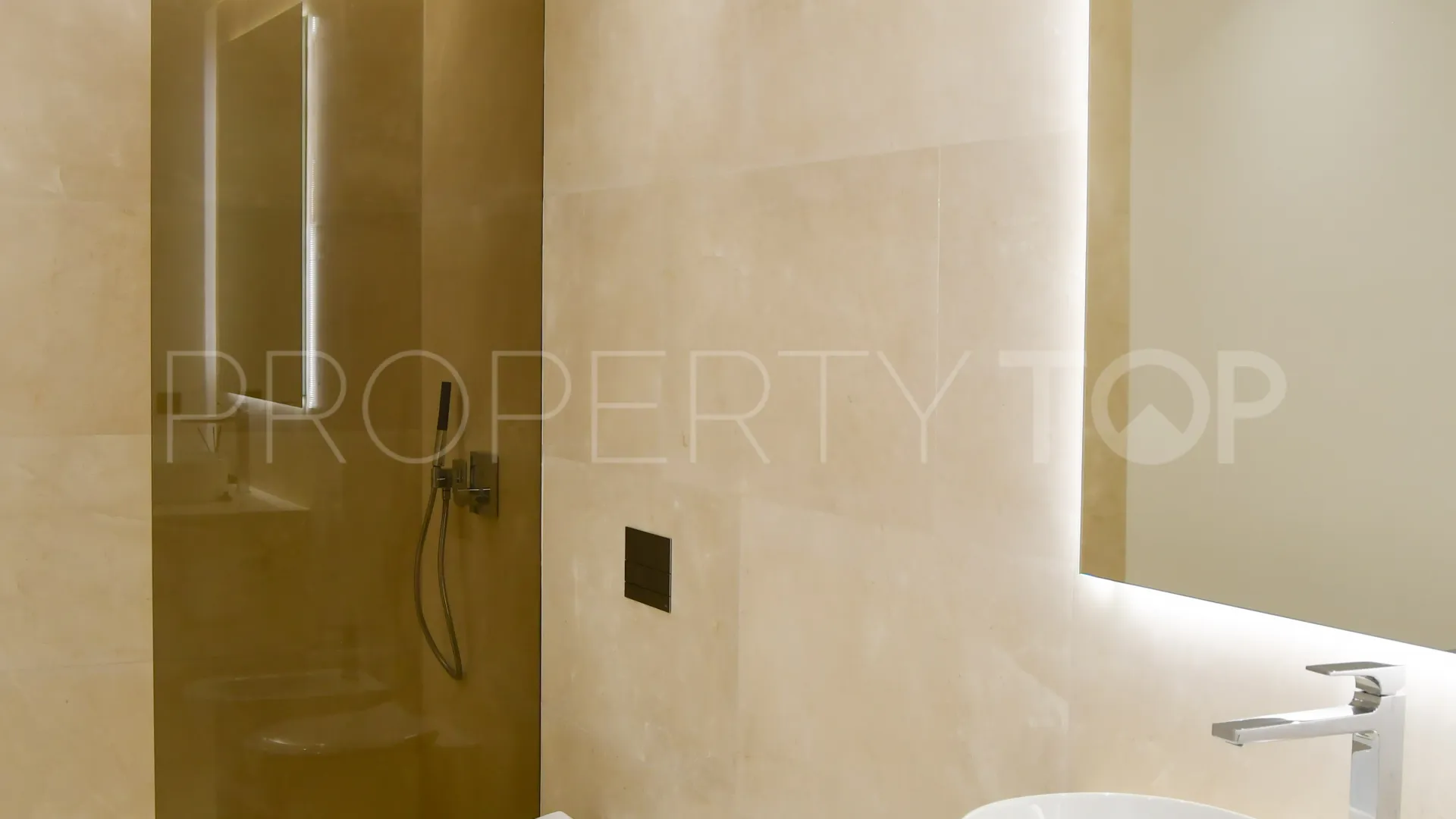 Villa for sale in Las Lomas del Marbella Club with 6 bedrooms