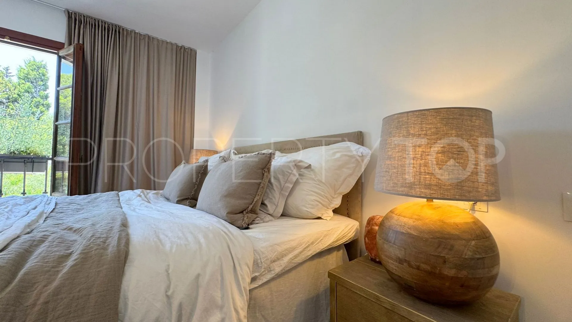 Comprar apartamento en Puerto La Duquesa