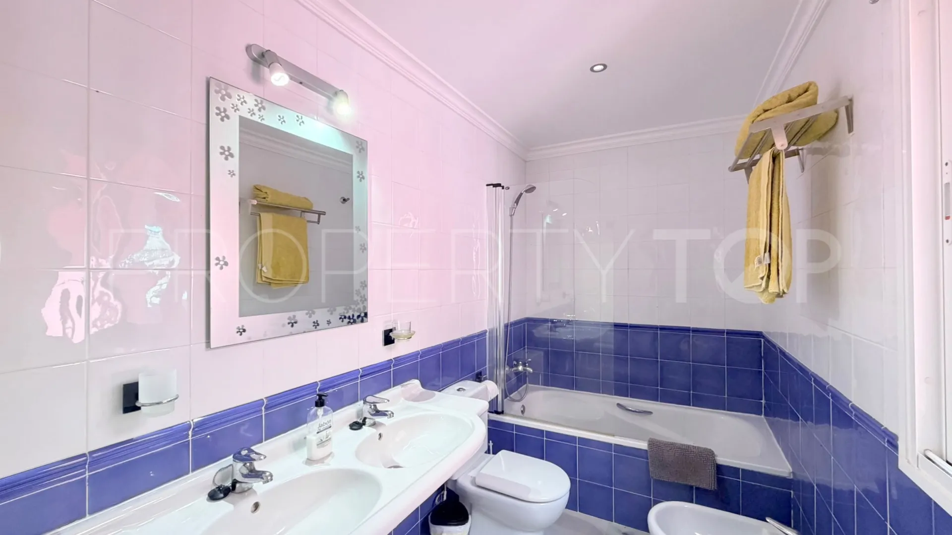 For sale duplex in La Duquesa Golf with 3 bedrooms