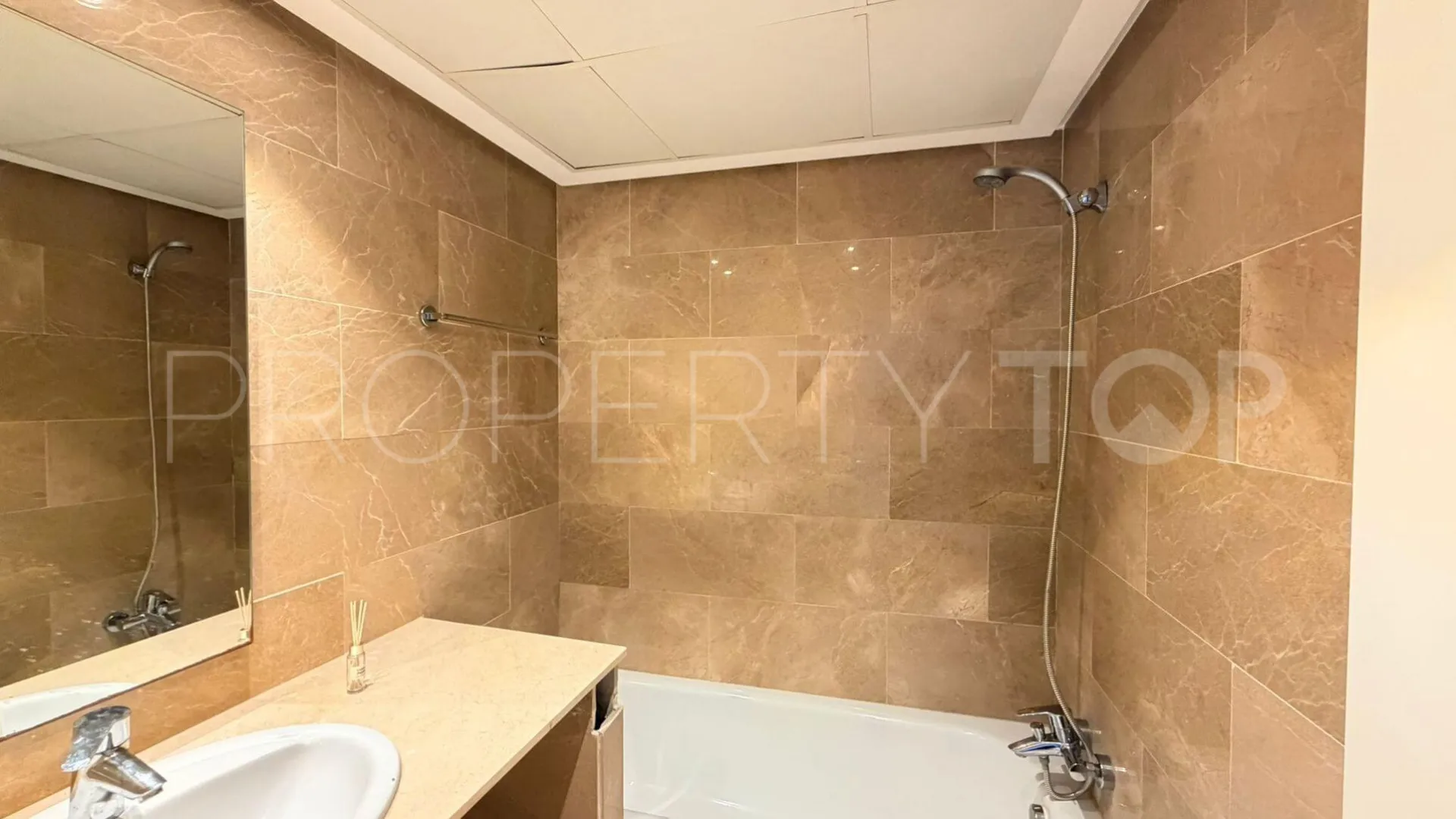 2 bedrooms apartment in Coto Real for sale