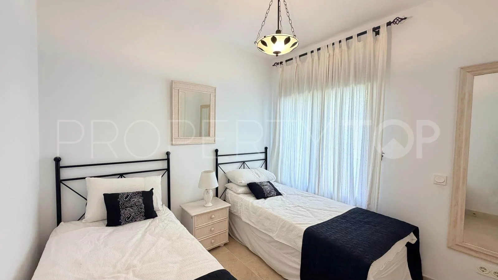 Apartment for sale in Duquesa Village